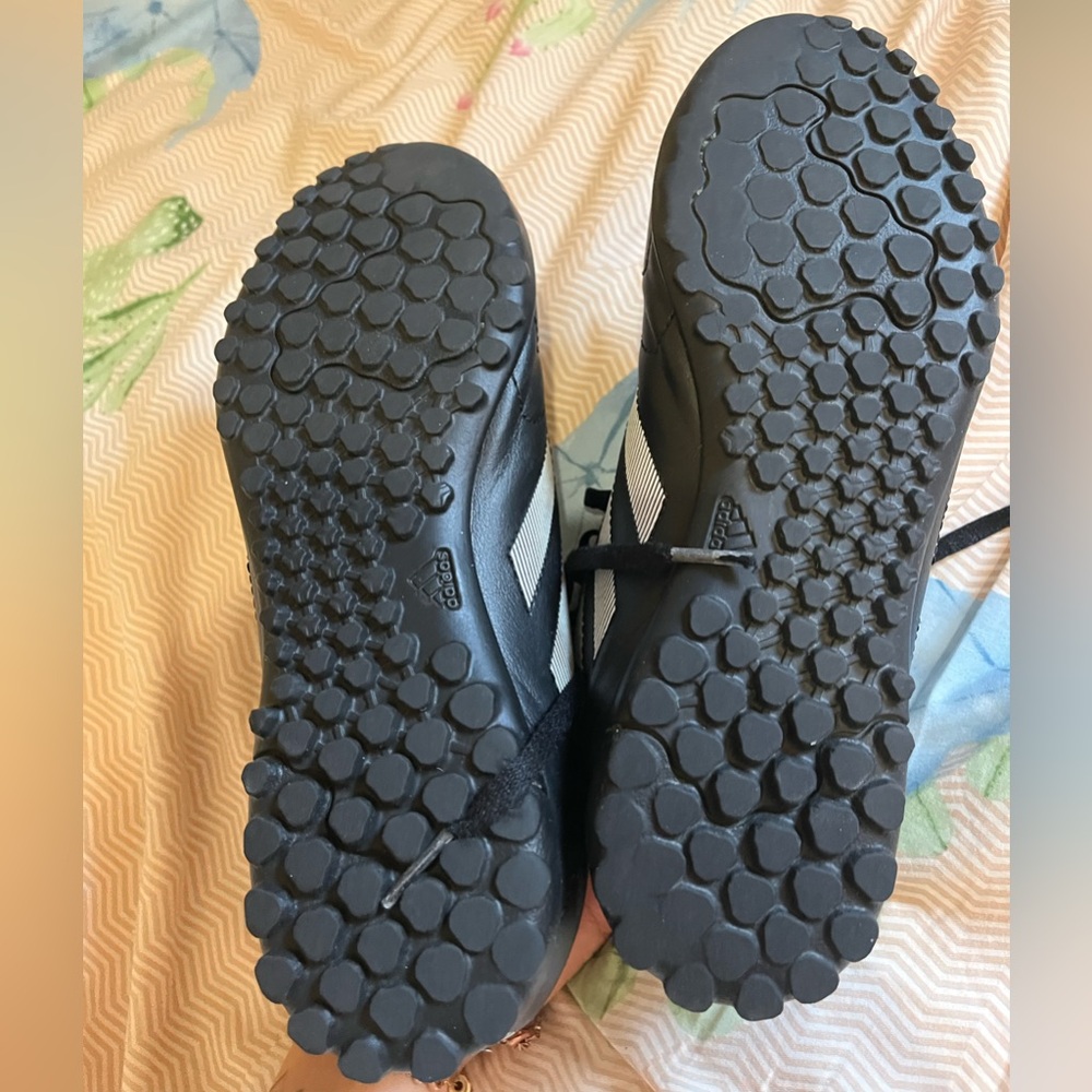 Adidas Black and White indoor turf cleats. Size 5.5Y. Used but very good - Picture 5 of 6